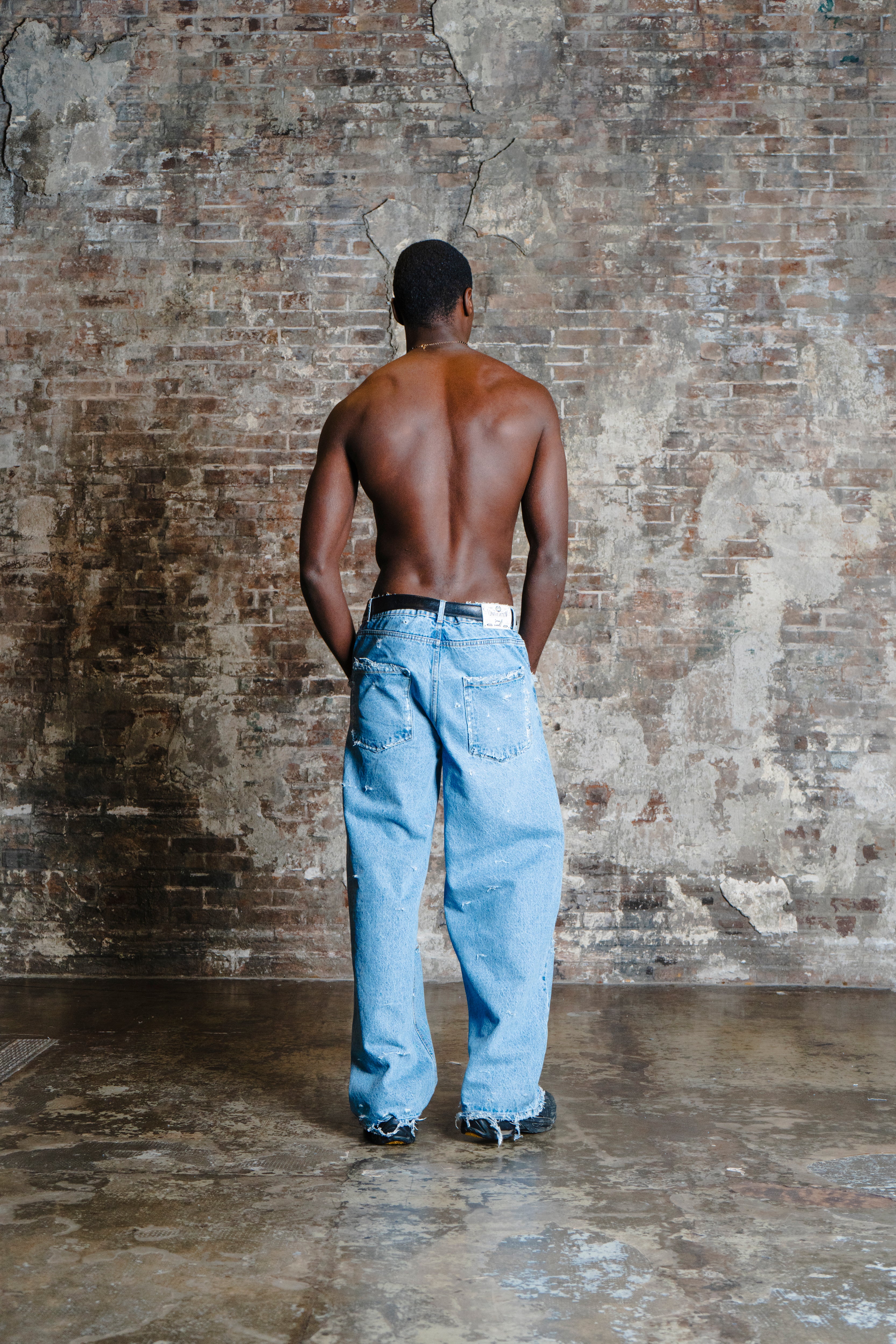 DESTROYED WIDE LEG DENIM