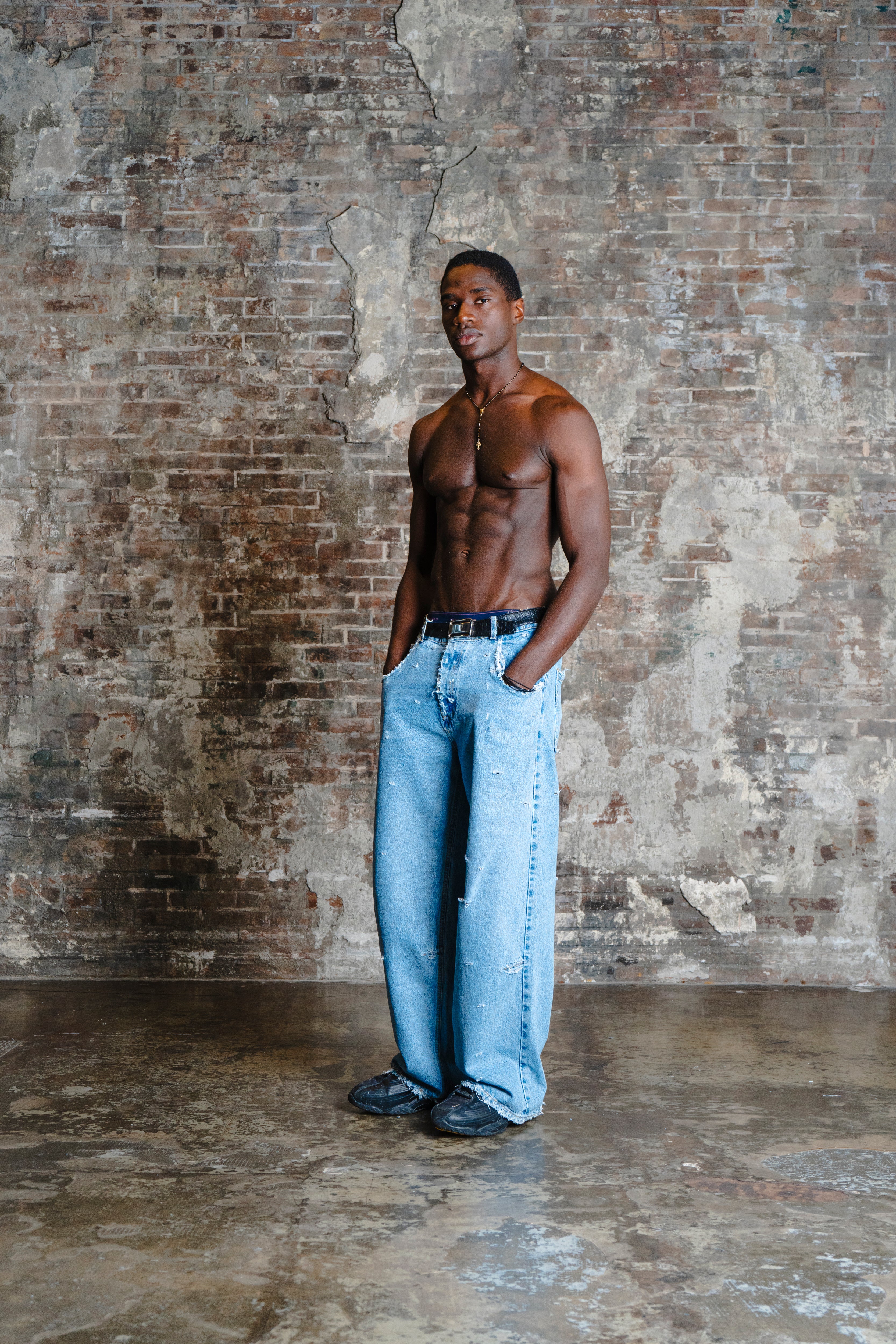 DESTROYED WIDE LEG DENIM